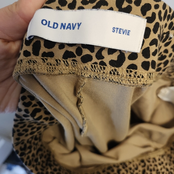 Old Navy leopard print leggings - Picture 4 of 4